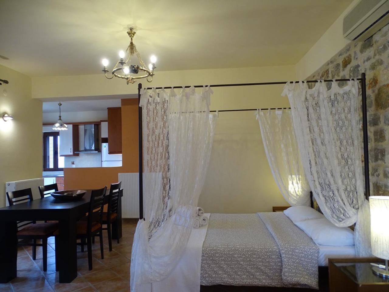 Sophia Limeni View Hotel Ареополис Екстериор снимка