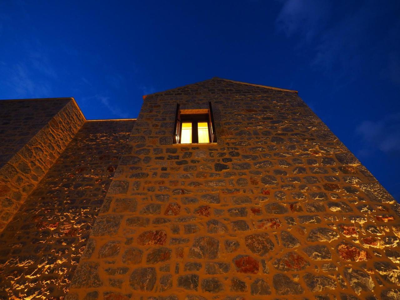 Sophia Limeni View Hotel Ареополис Екстериор снимка